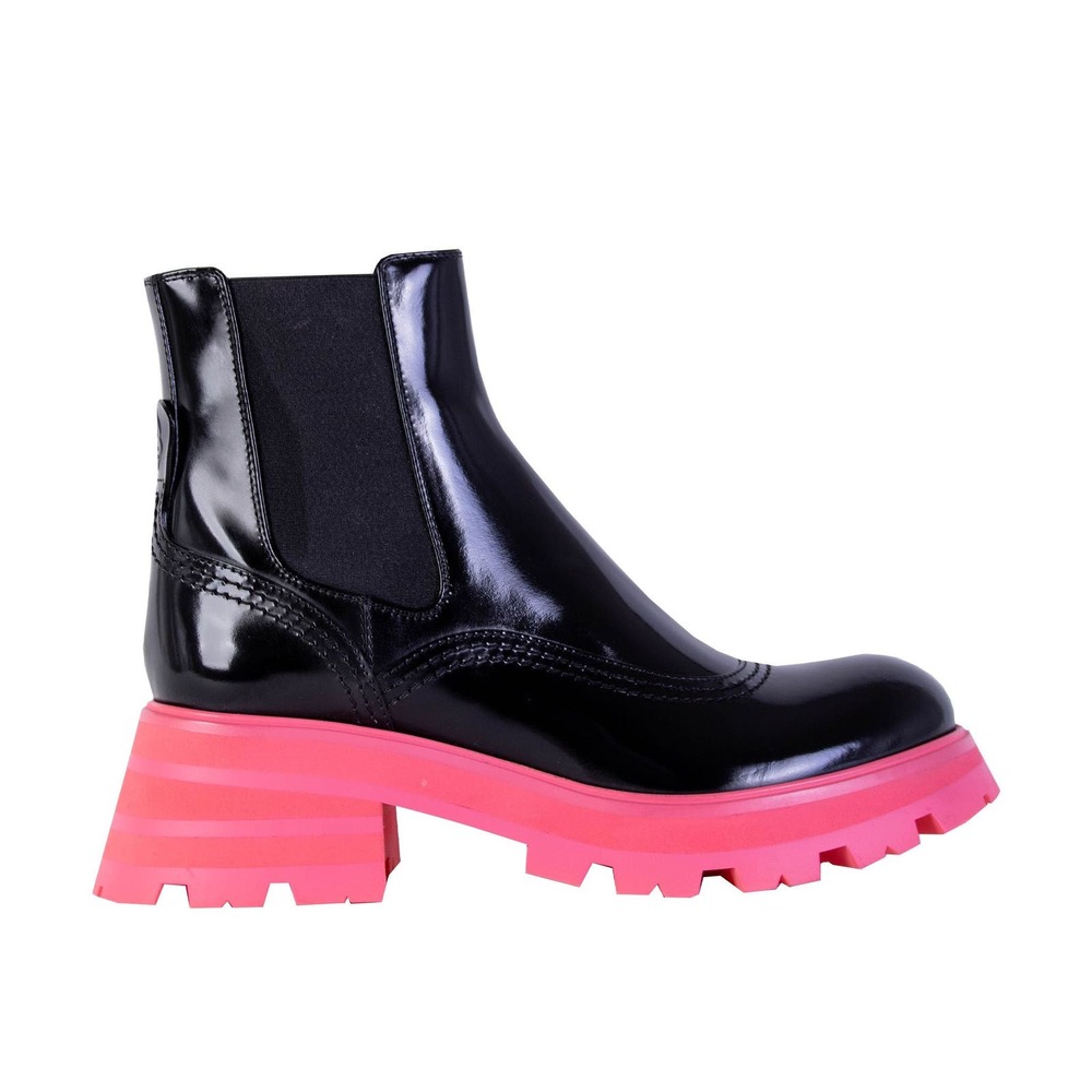 Alexander McQueen Chelsea Brushed Leather Boots in Black/Pink  Sz 37 Sz 7 - Picture 2 of 6